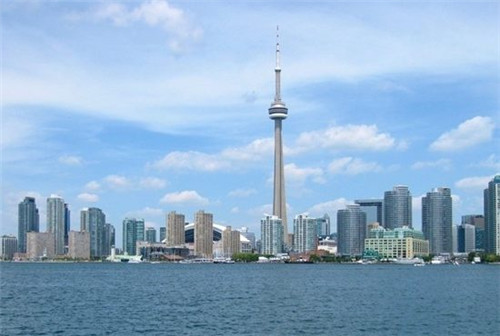 加拿大温哥华出台转让税 海外买家退出大温房市
