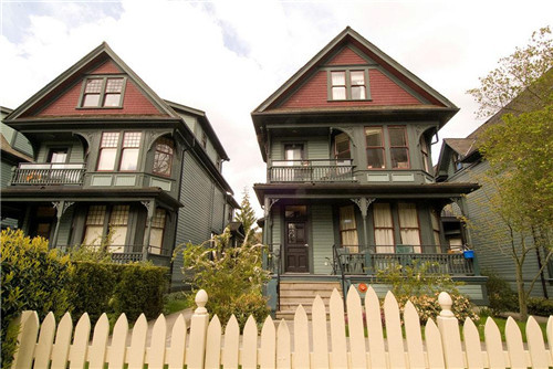 加拿大房产:外国人可以在加国投资买房嘛?